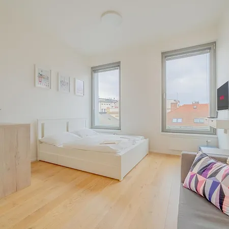 Lumiere By Rentez Apartment Prague